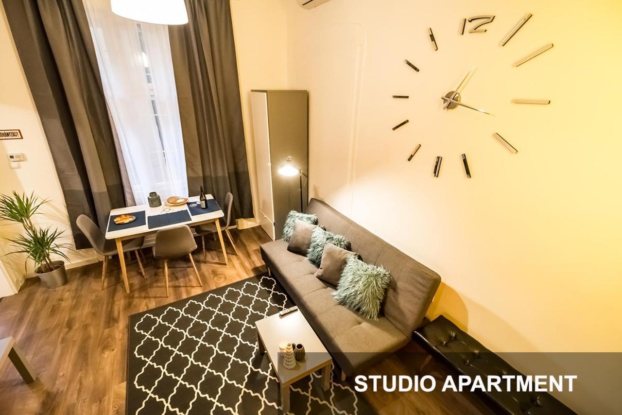 Bpr Whistle Arts Industrial Apartment Budapest Esterno foto