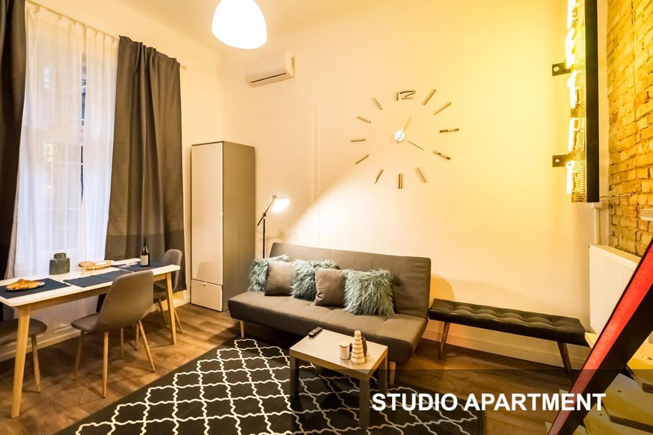 Bpr Whistle Arts Industrial Apartment Budapest Esterno foto