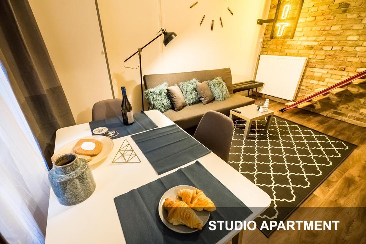 Bpr Whistle Arts Industrial Apartment Budapest Esterno foto