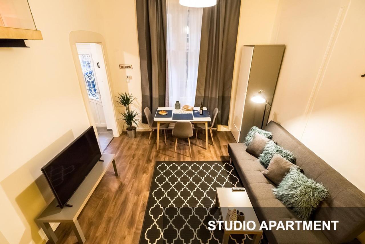 Bpr Whistle Arts Industrial Apartment Budapest Esterno foto